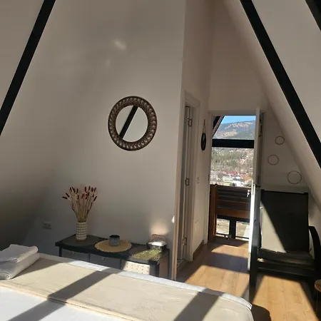 Ambiance Aframe Dağ evi Câmpulung Moldovenesc